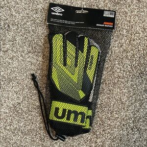 Umbro Junior Soccer Goalie Gloves in Neon Yellow/Black
